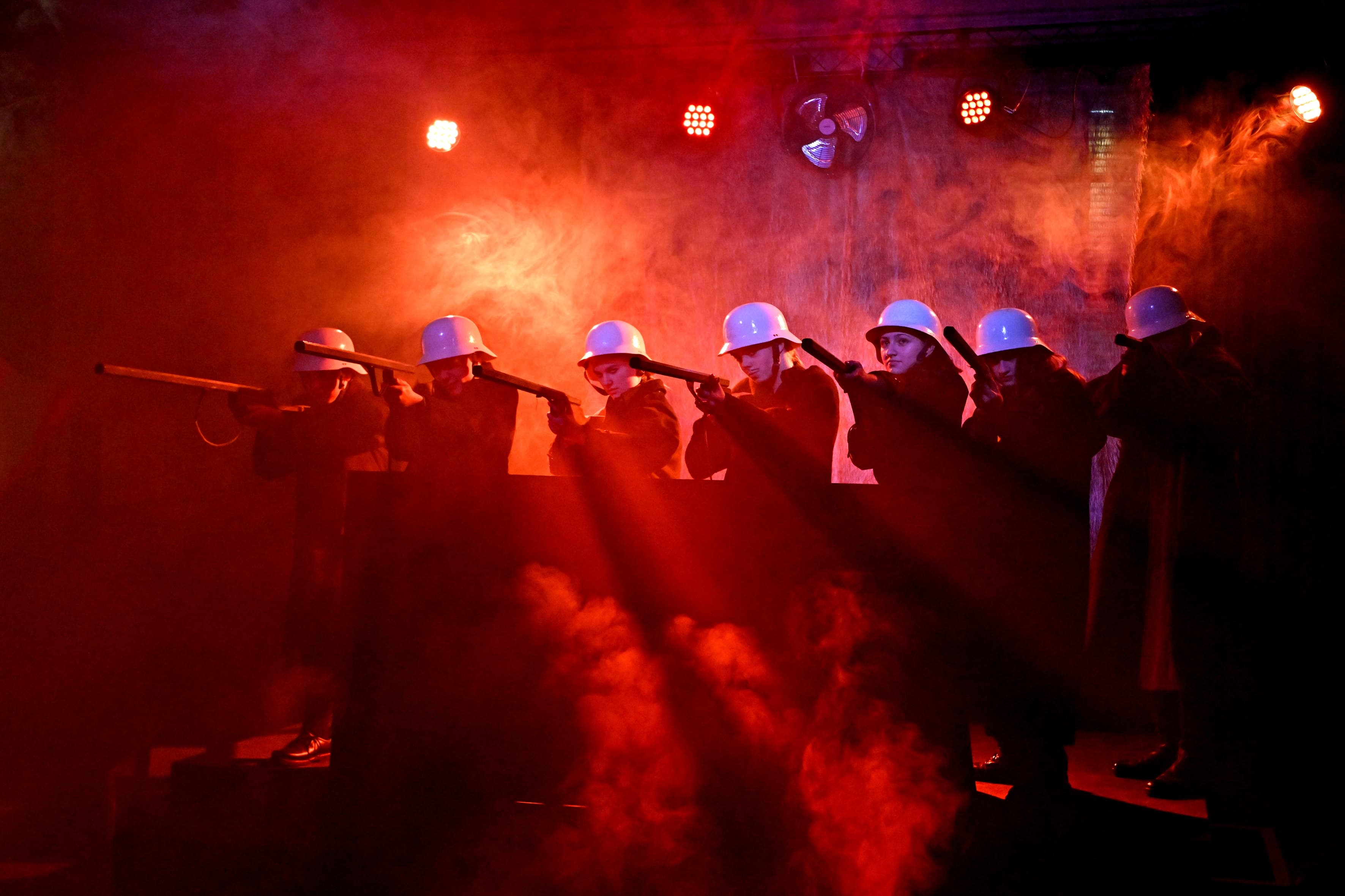 Theater Montag 16 Uhr